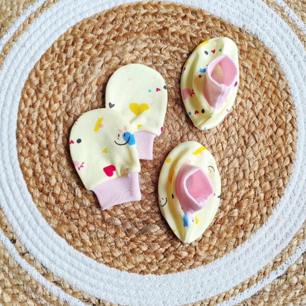 Cotton Mittens & Booties – Yellow & Pink Heart Print
