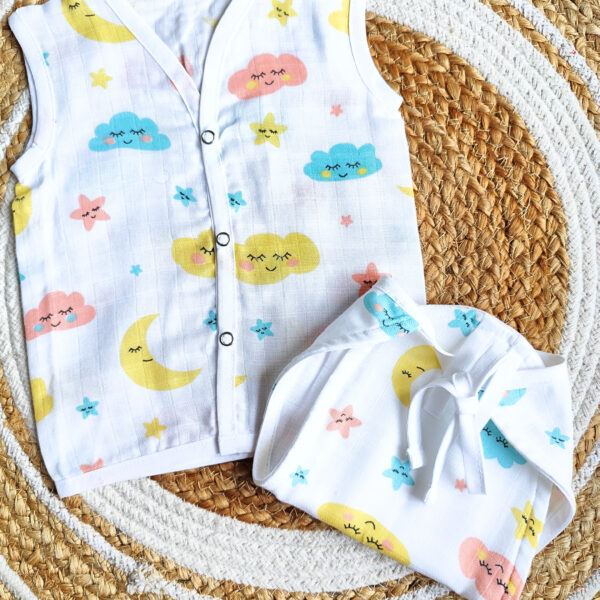 White Muslin Jabla & Nappy Sets (0 – 3 Months)