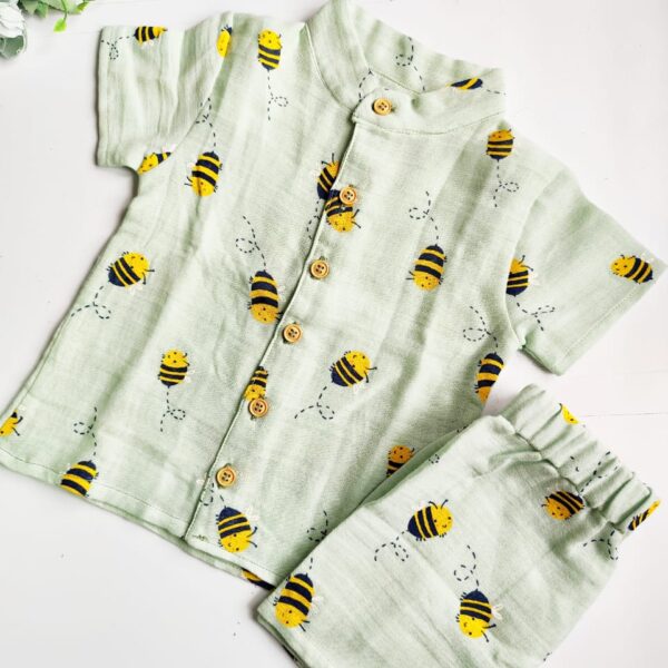 Exclusive Muslin Co-ord Set – Honeybee Print