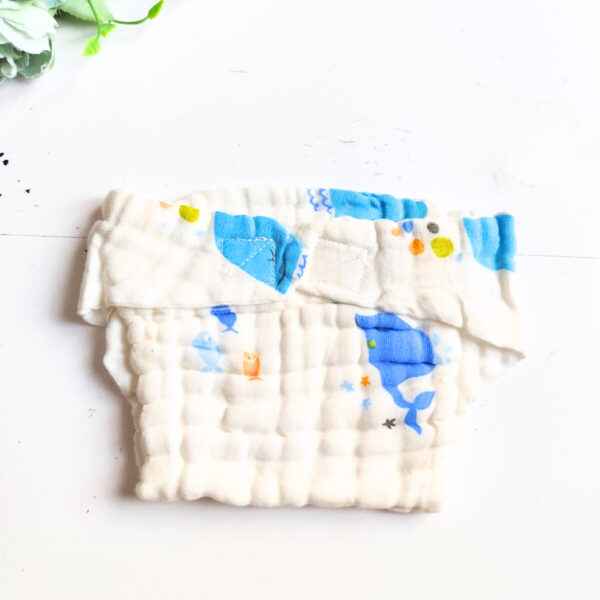 White Muslin Crinkled Nappy – 6 Layered – Single Piece (Random Print)