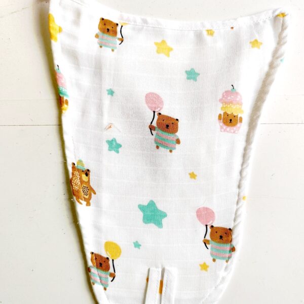 White Muslin Nappy – Bear Balloon Print (0 – 3 Months) – 5 Layered