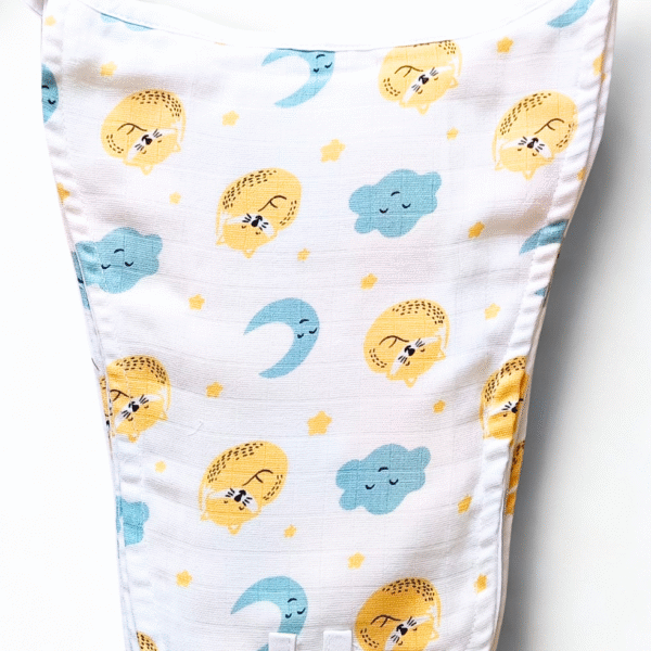 White Muslin Nappy – Cat & Moon Print (0 – 3 Months) – 5 Layered