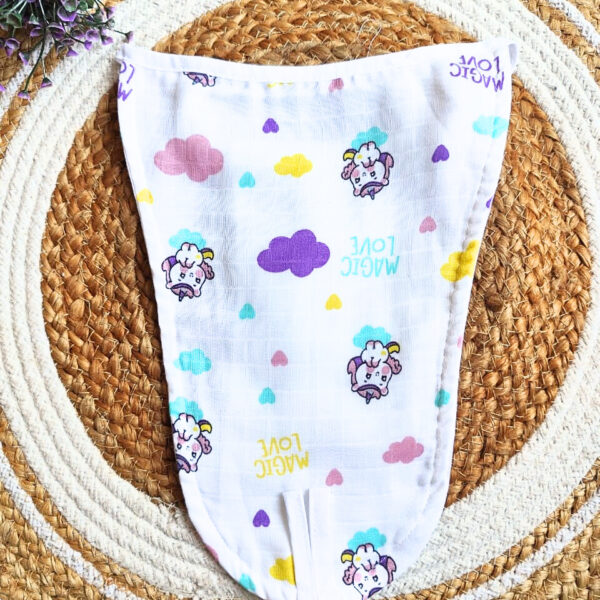 White Muslin Nappy – Unicorn Print (0 – 3 Months) – 5 Layered